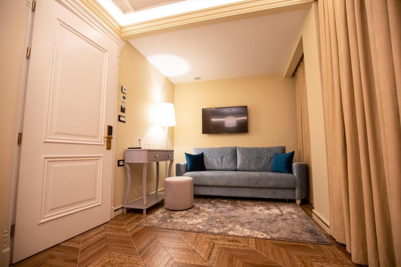 Vila Ekrem Korce Exterior foto
